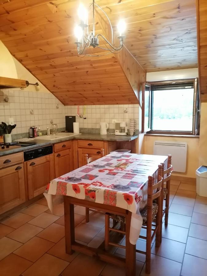 Gite A La Ferme Le Malzieu-Ville Exterior photo