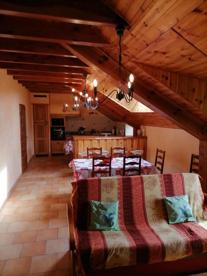Gite A La Ferme Le Malzieu-Ville Exterior photo